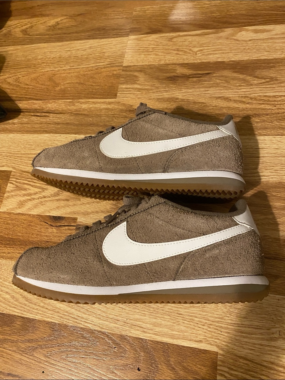 Nike Women’s Suede Sneakers in Taupe with White Swoosh - Picture 8 of 8
